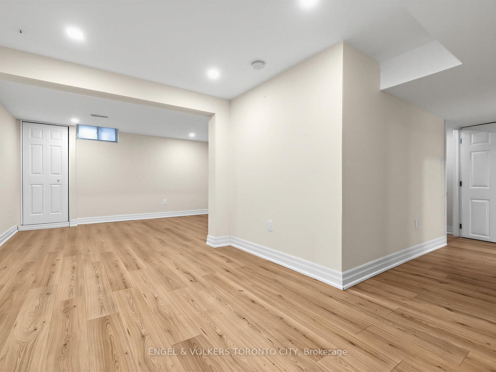 98 Golf Links Drive • Aurora, ON photo 40