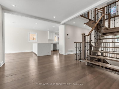 98 Golf Links Drive • Aurora, ON photo 8