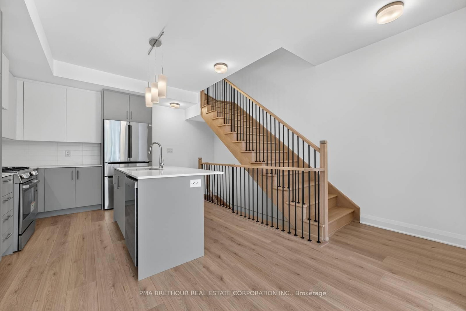 52 Burleigh Mews • Vaughan, ON photo 4