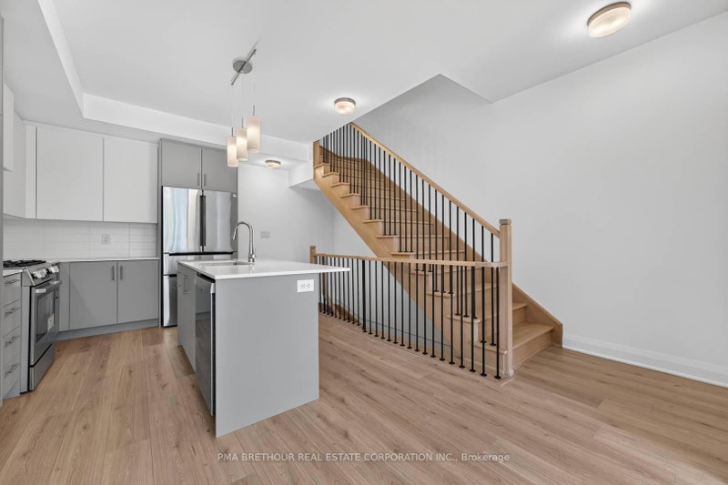 52 Burleigh Mews photo 4