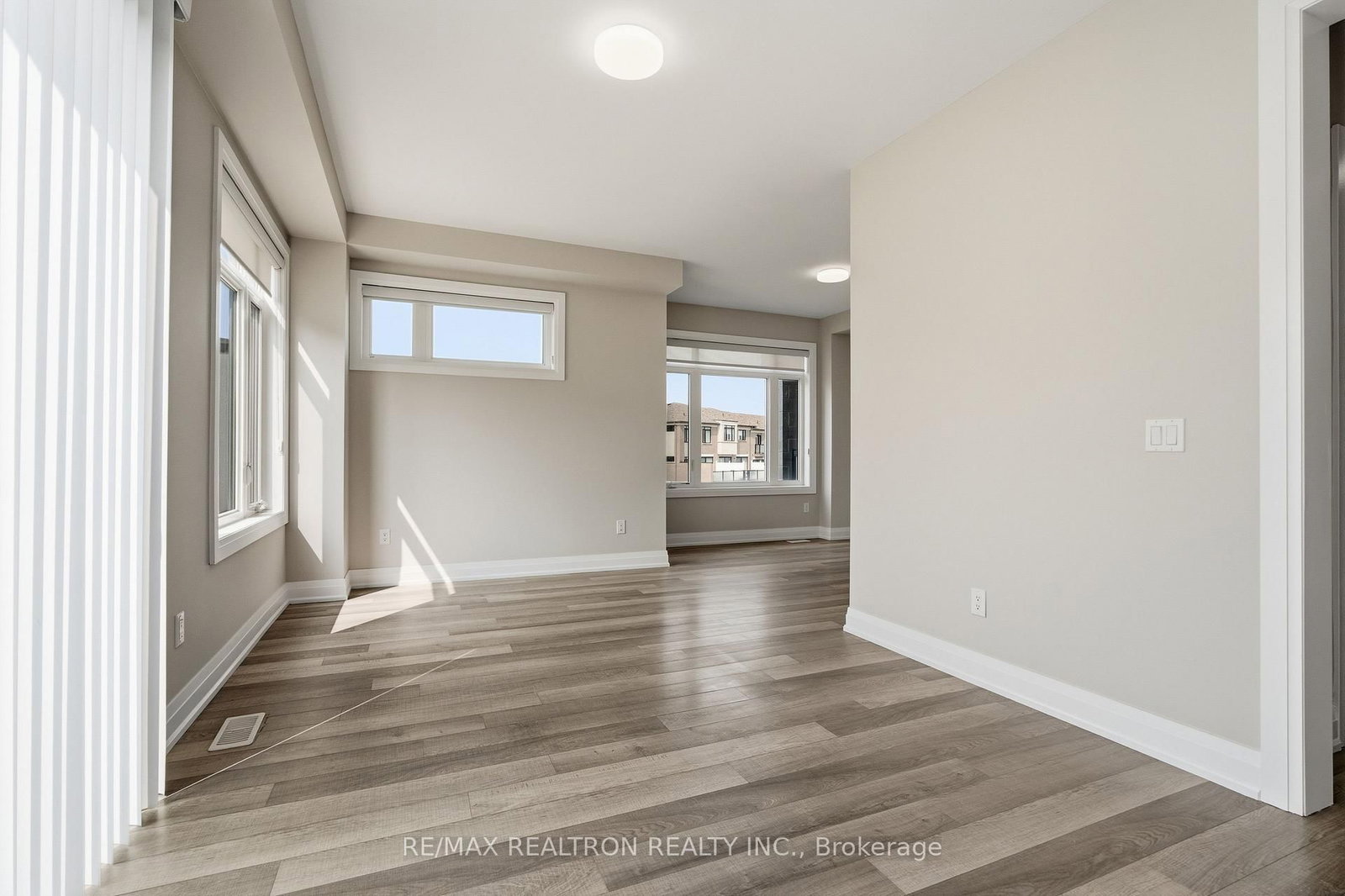 5 Sparks Street • Aurora, ON photo 26