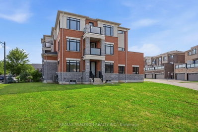5 Sparks Street • Aurora, ON photo 3