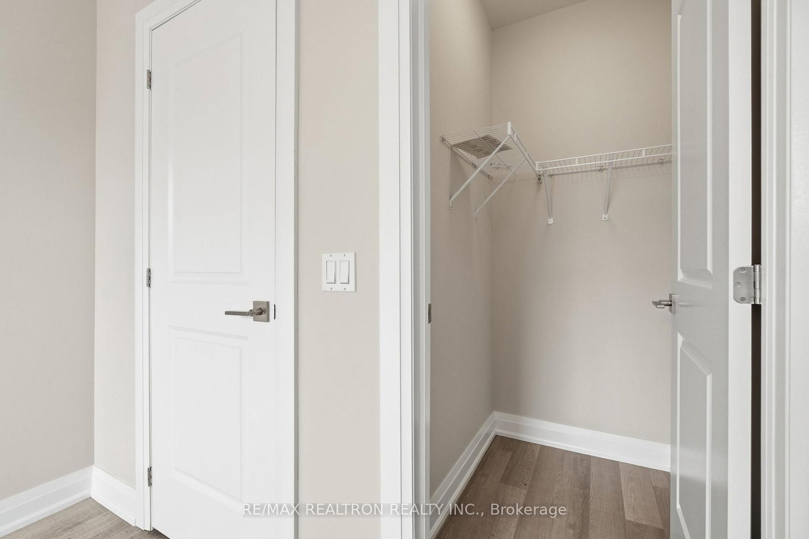 5 Sparks Street • Aurora, ON photo 42