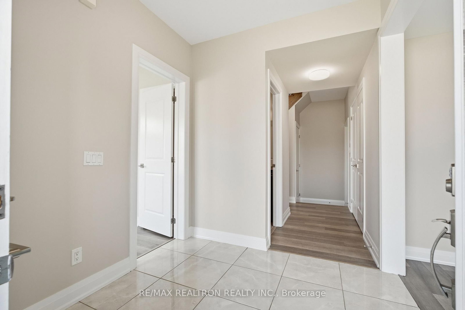 5 Sparks Street • Aurora, ON photo 5