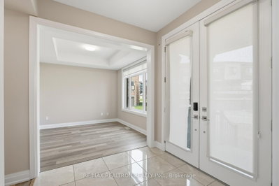 5 Sparks Street • Aurora, ON photo 6