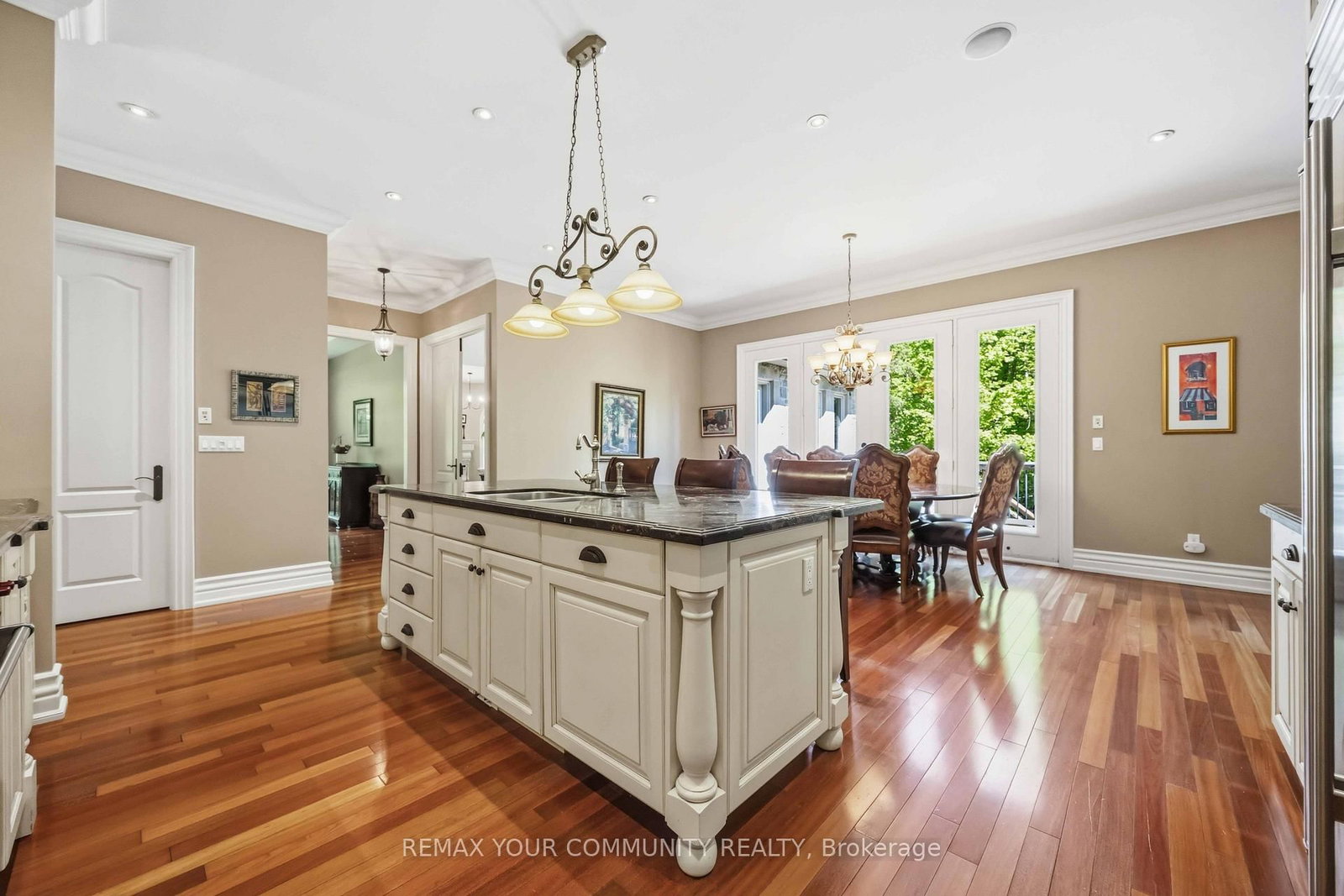 46 Lake Woods Drive • Whitchurch-Stouffville, ON photo 12