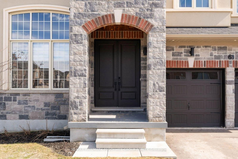 61 Strathgreen Lane