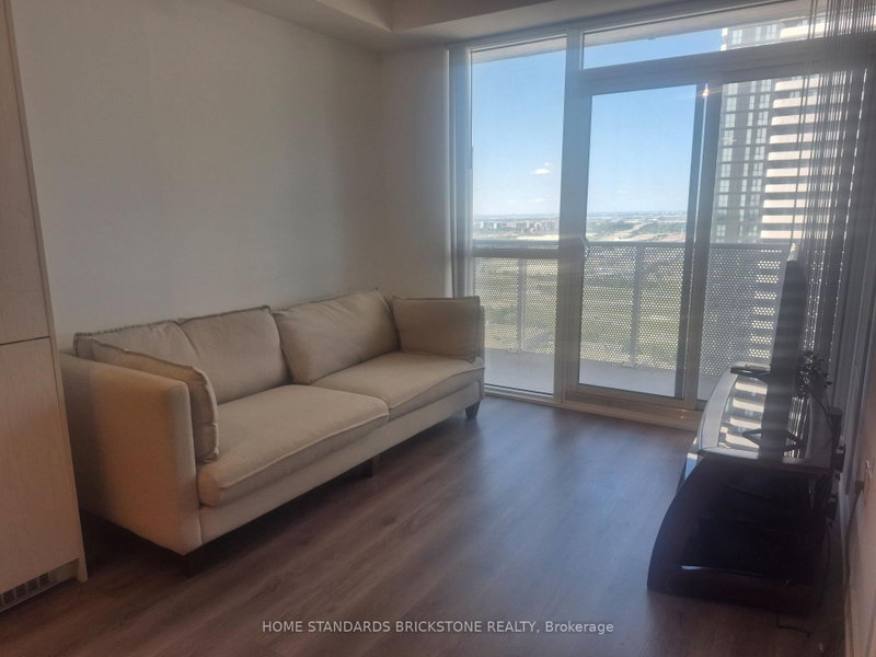 3716 - 28 Interchage Way W
