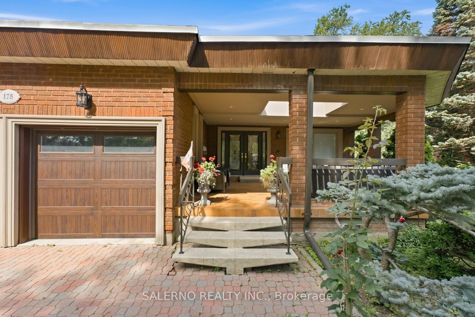 178 Wigwoss Drive • Vaughan, ON photo 3
