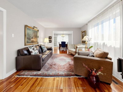 379 Manhattan Drive • Markham, ON photo 5