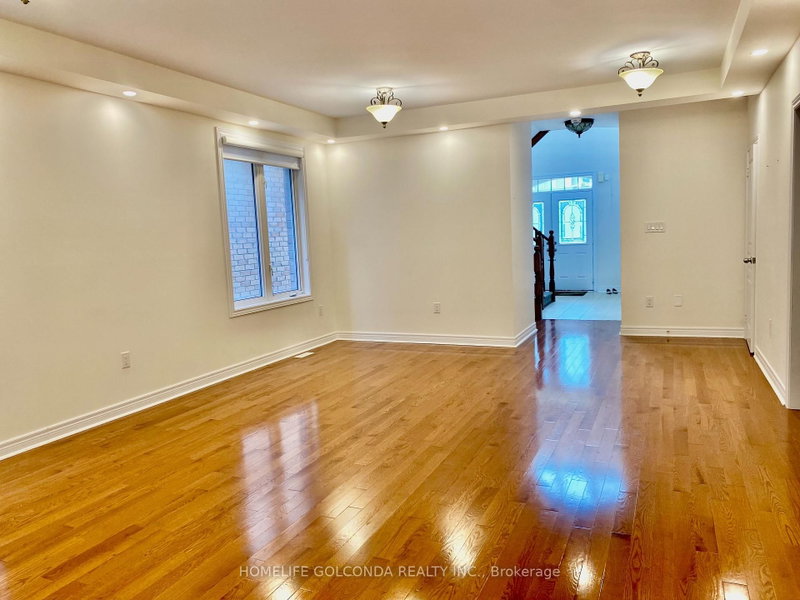 160 Chouinard Way photo 4