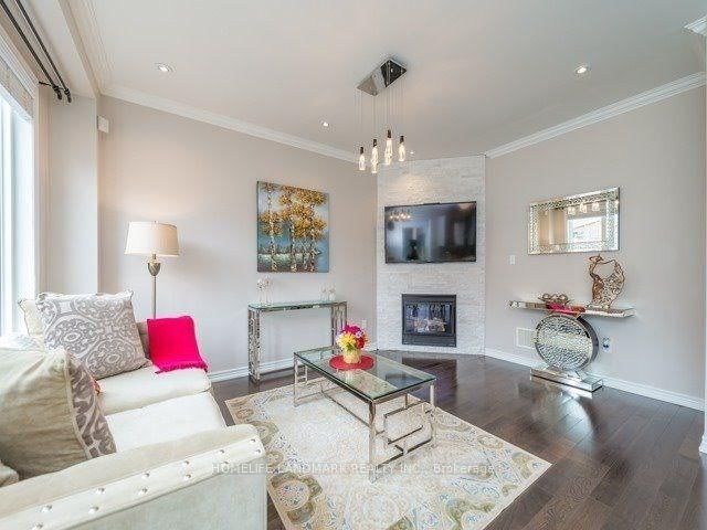 98 Stoyell Drive • Richmond Hill, ON photo 8