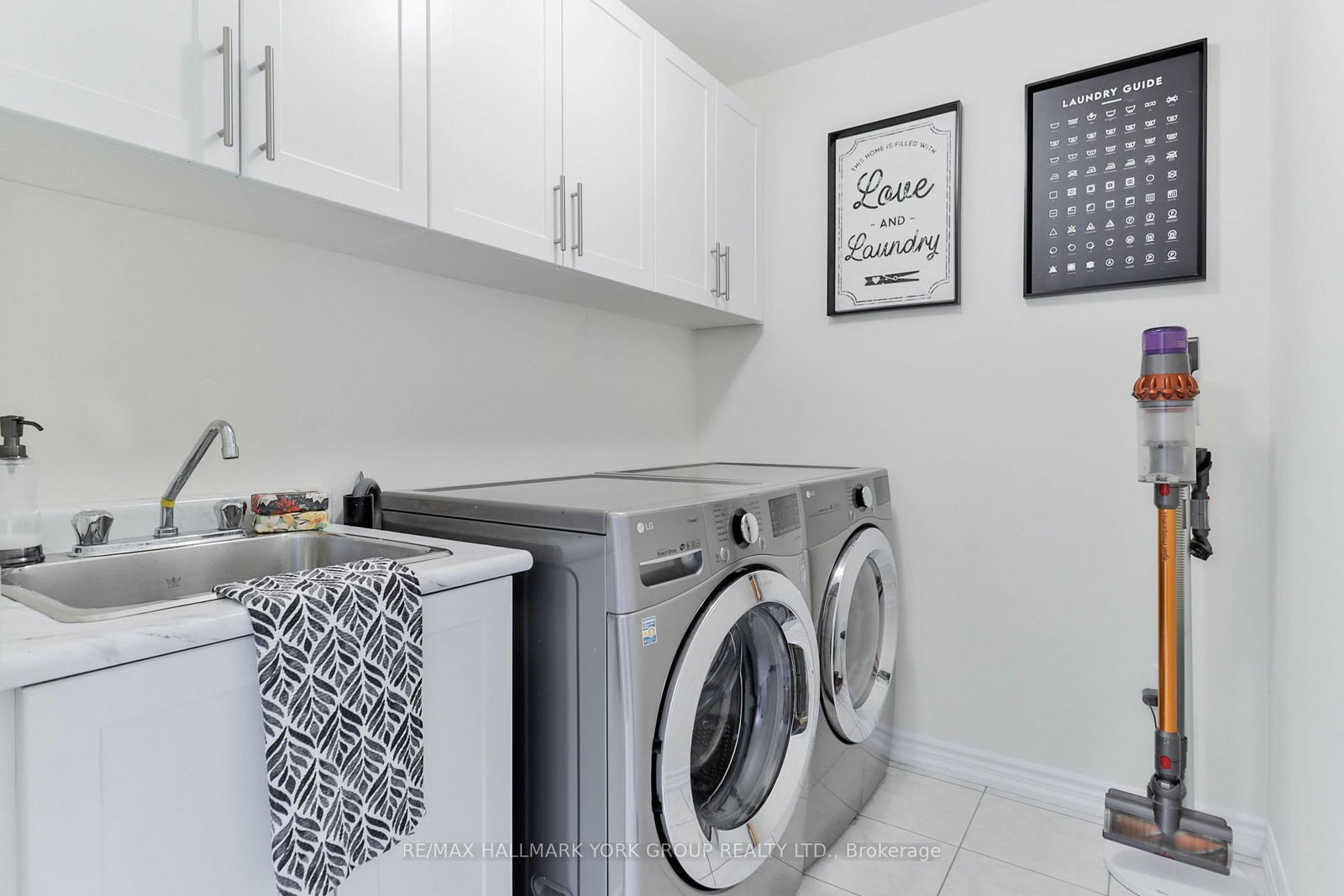 434 Ritas Avenue • Newmarket, ON photo 17