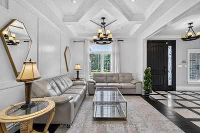 20111 Bathurst Street E • East Gwillimbury, ON photo 8