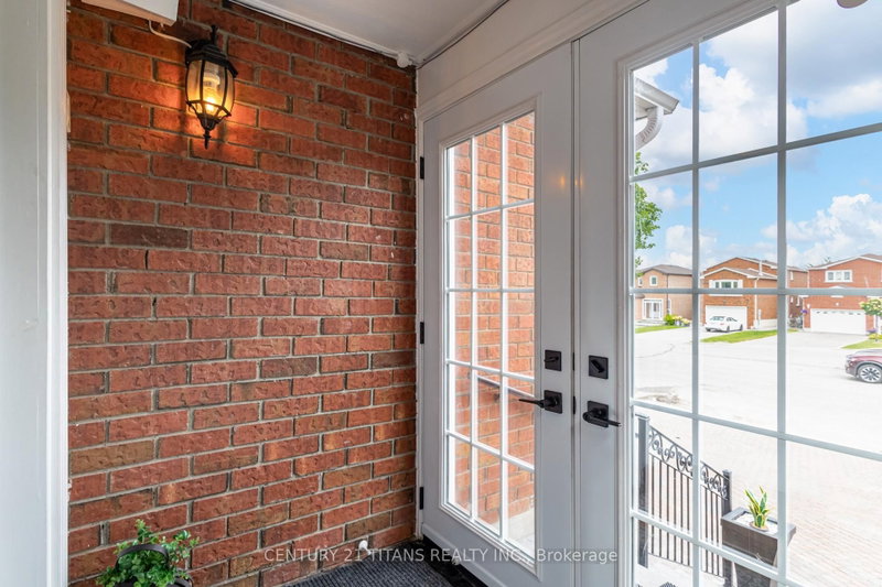 6 Blossom Court