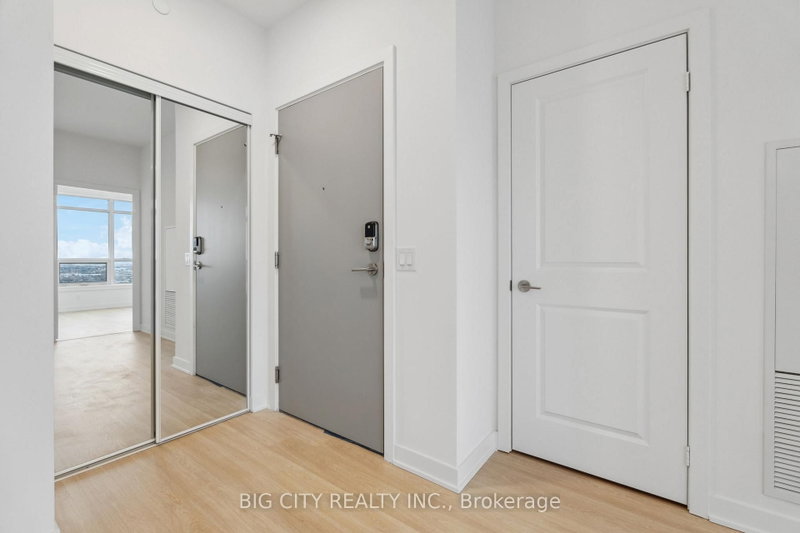 1206 - 50 Upper Mall Way