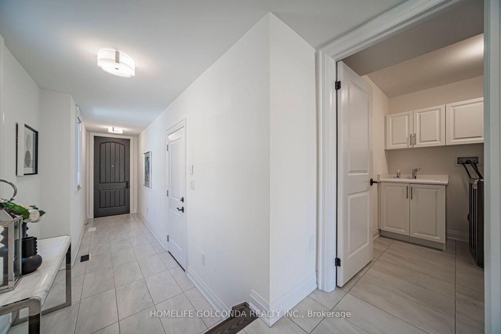 2 Silvermills Lane • Markham, ON photo 2