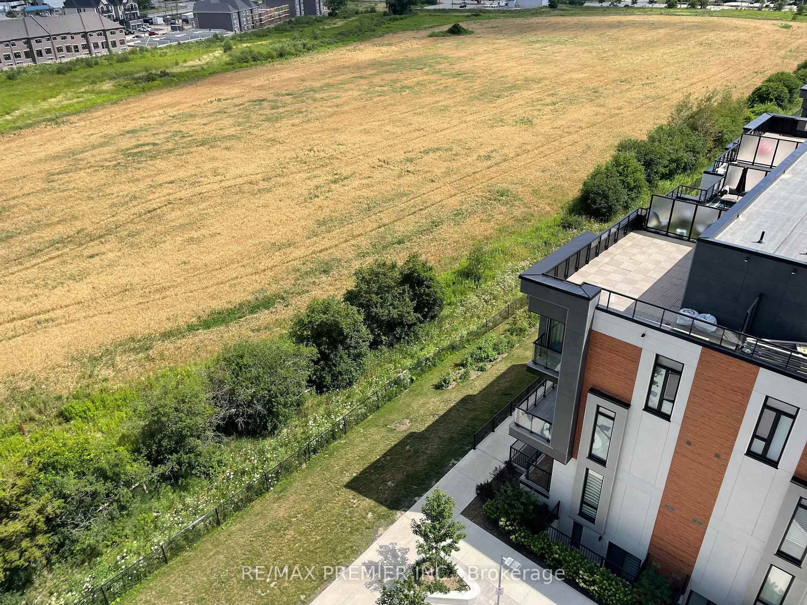 6 David Eyer Road • #811 • Richmond Hill, ON photo 17