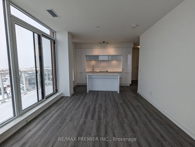 6 David Eyer Road • #811 • Richmond Hill, ON photo 9