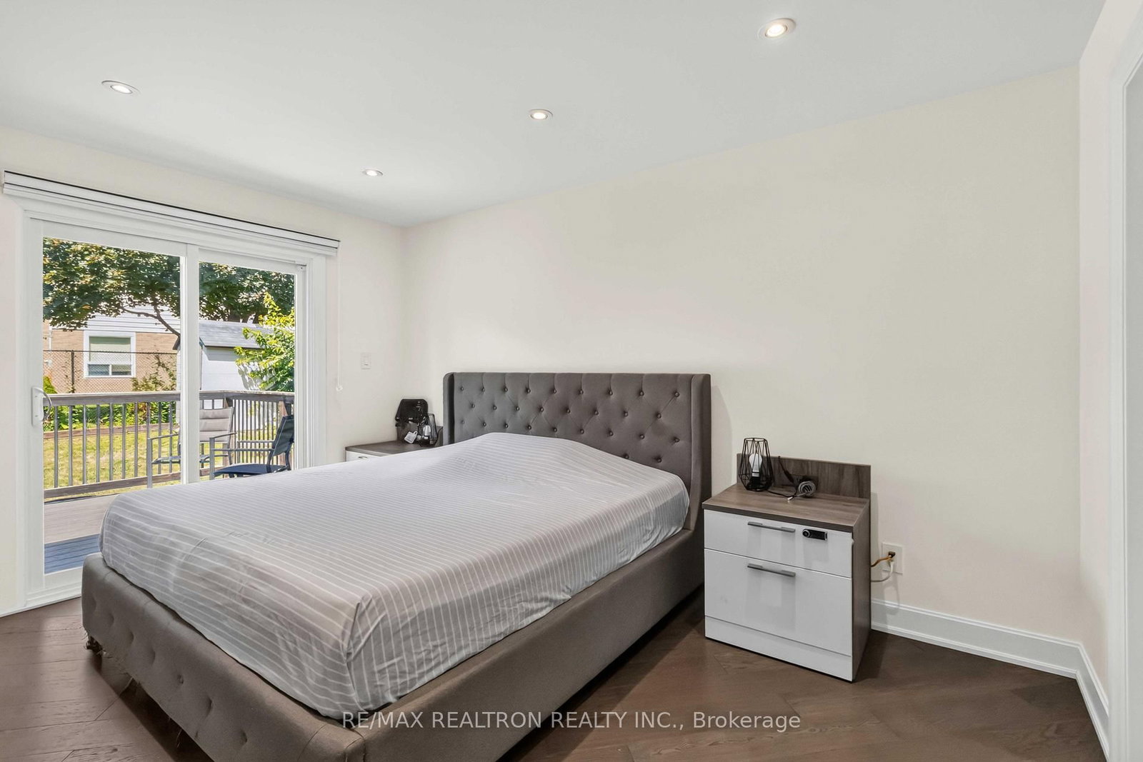219 Bay Thorn Drive • Markham, ON photo 11