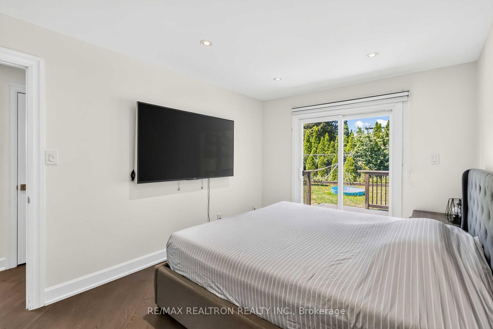 219 Bay Thorn Drive • Markham, ON photo 12