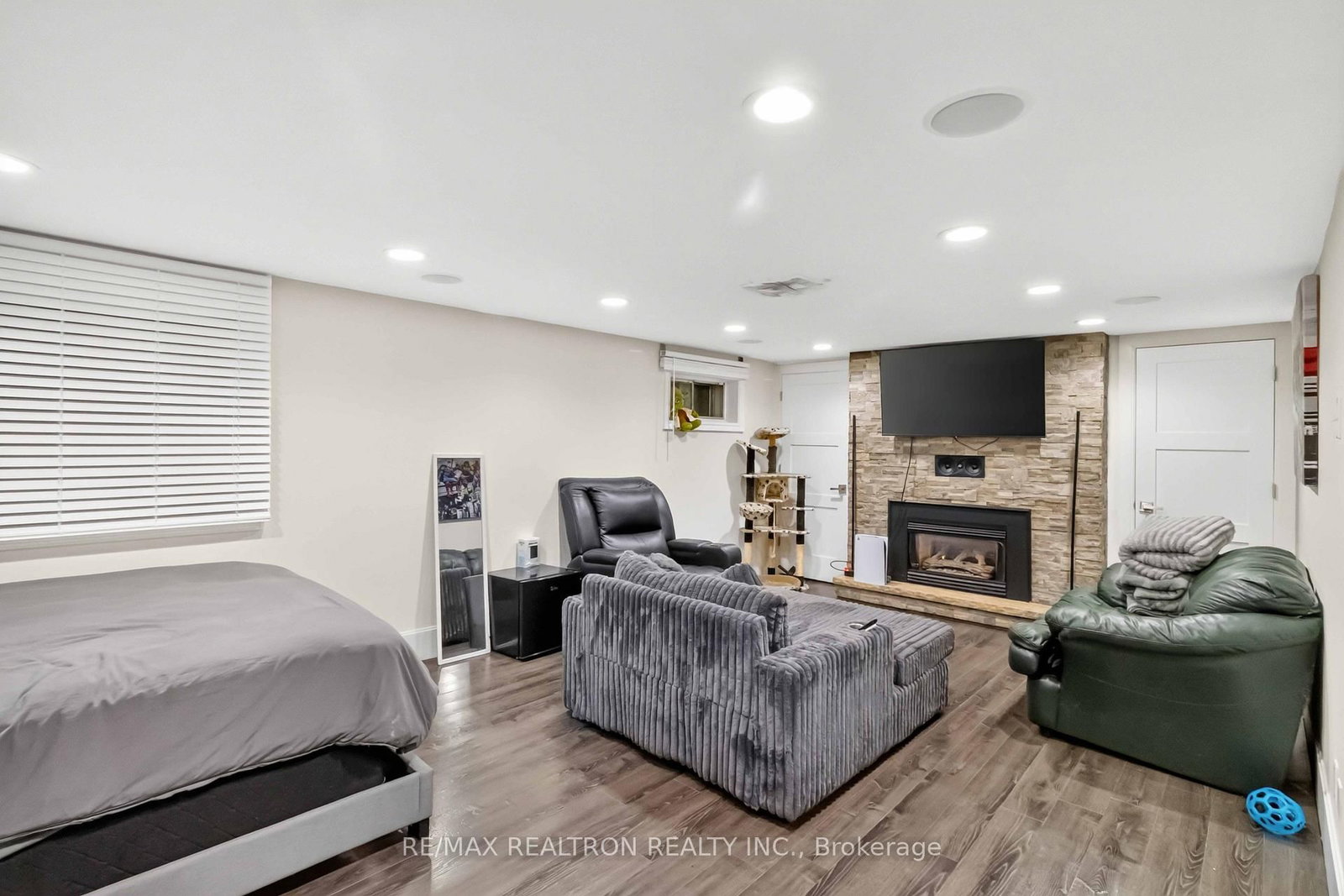 219 Bay Thorn Drive • Markham, ON photo 22