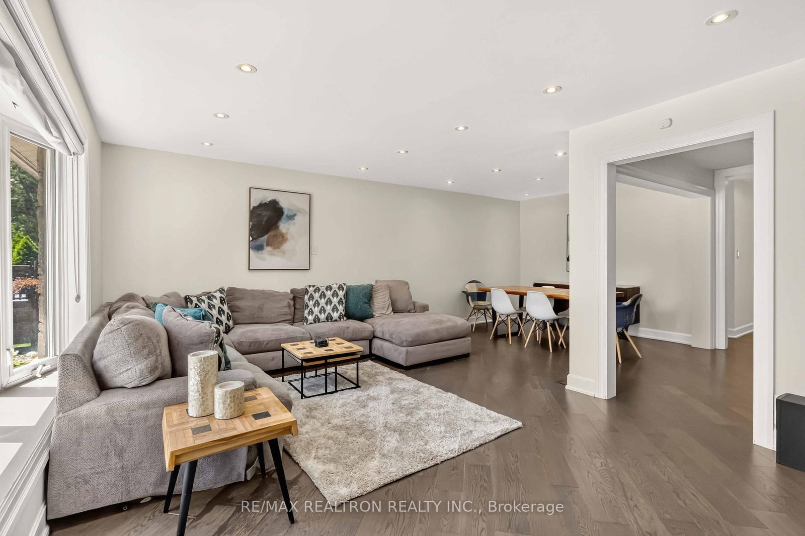 219 Bay Thorn Drive • Markham, ON photo 4