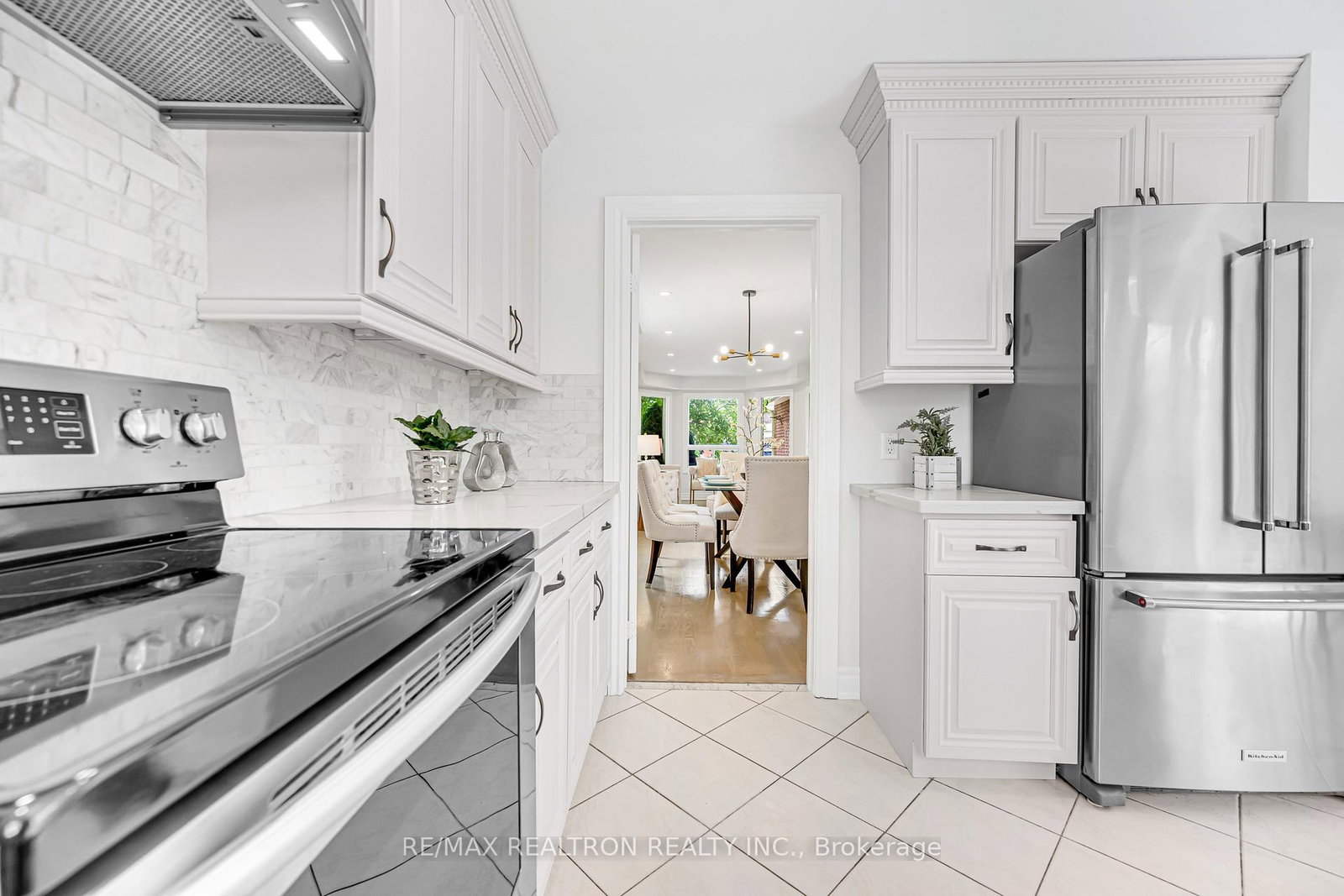 278 Bernard Avenue • Richmond Hill, ON photo 11