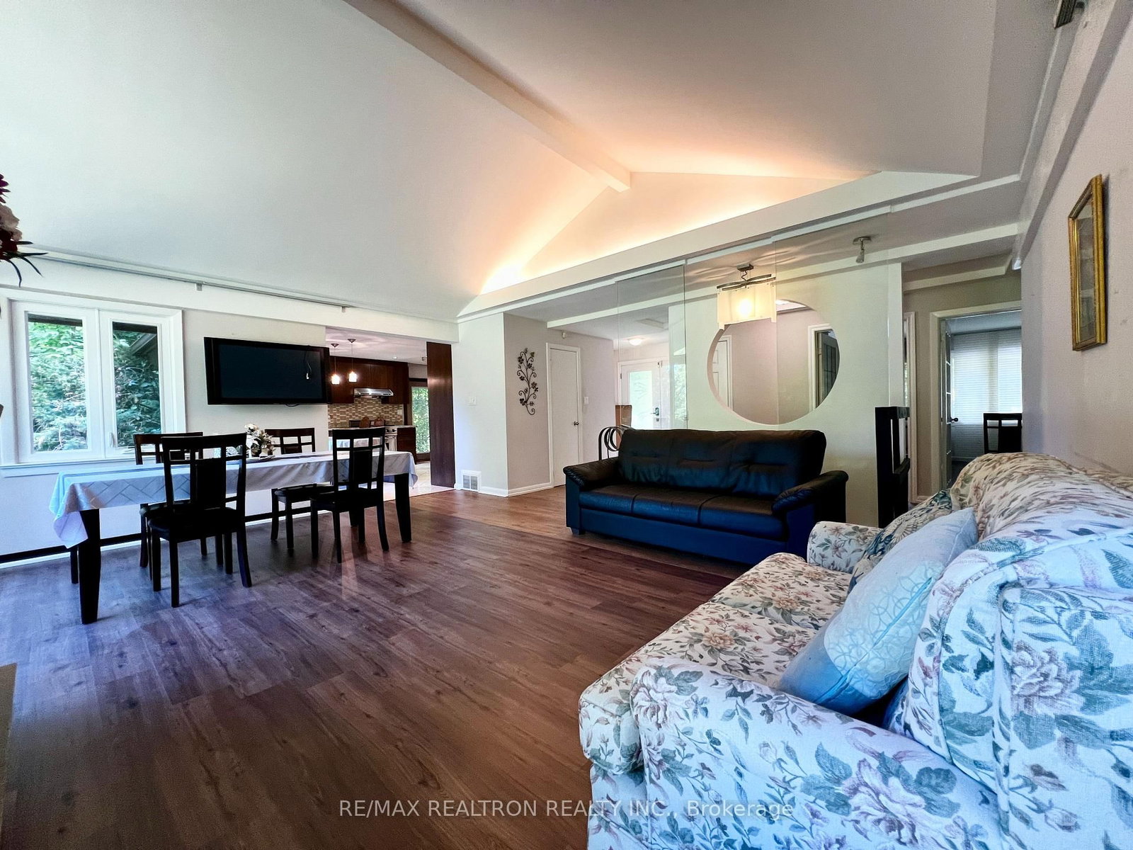 9563 Warden Avenue • Markham, ON photo 10