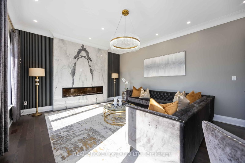 2236 Pemberton Way