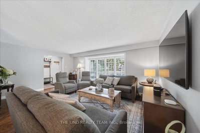 163 Orchard Heights Boulevard • Aurora, ON photo 9