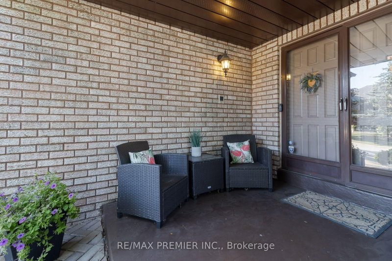 85 Calgary Gardens