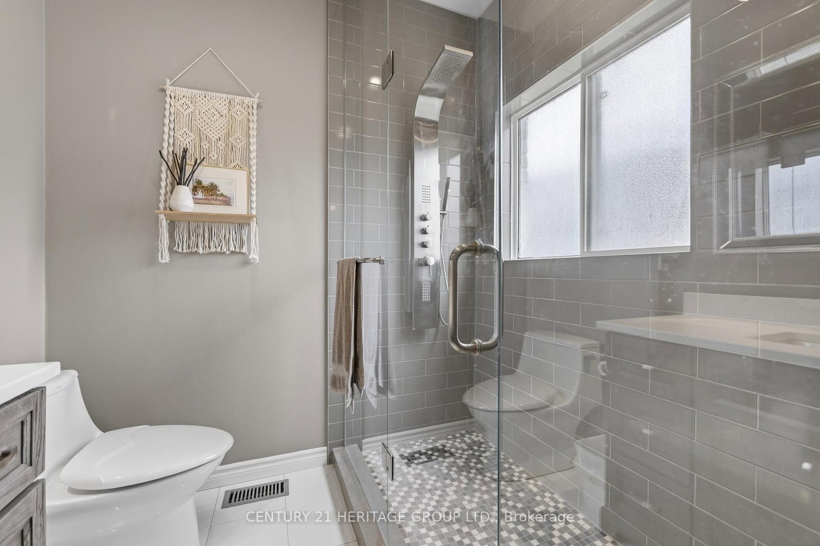1858 Emerald Court • Innisfil, ON photo 20