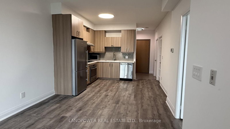 515 - 28 Uptown Drive