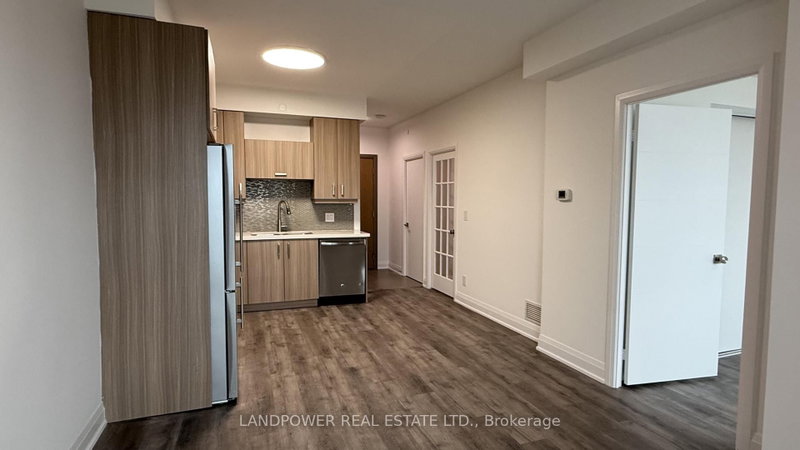 515 - 28 Uptown Drive