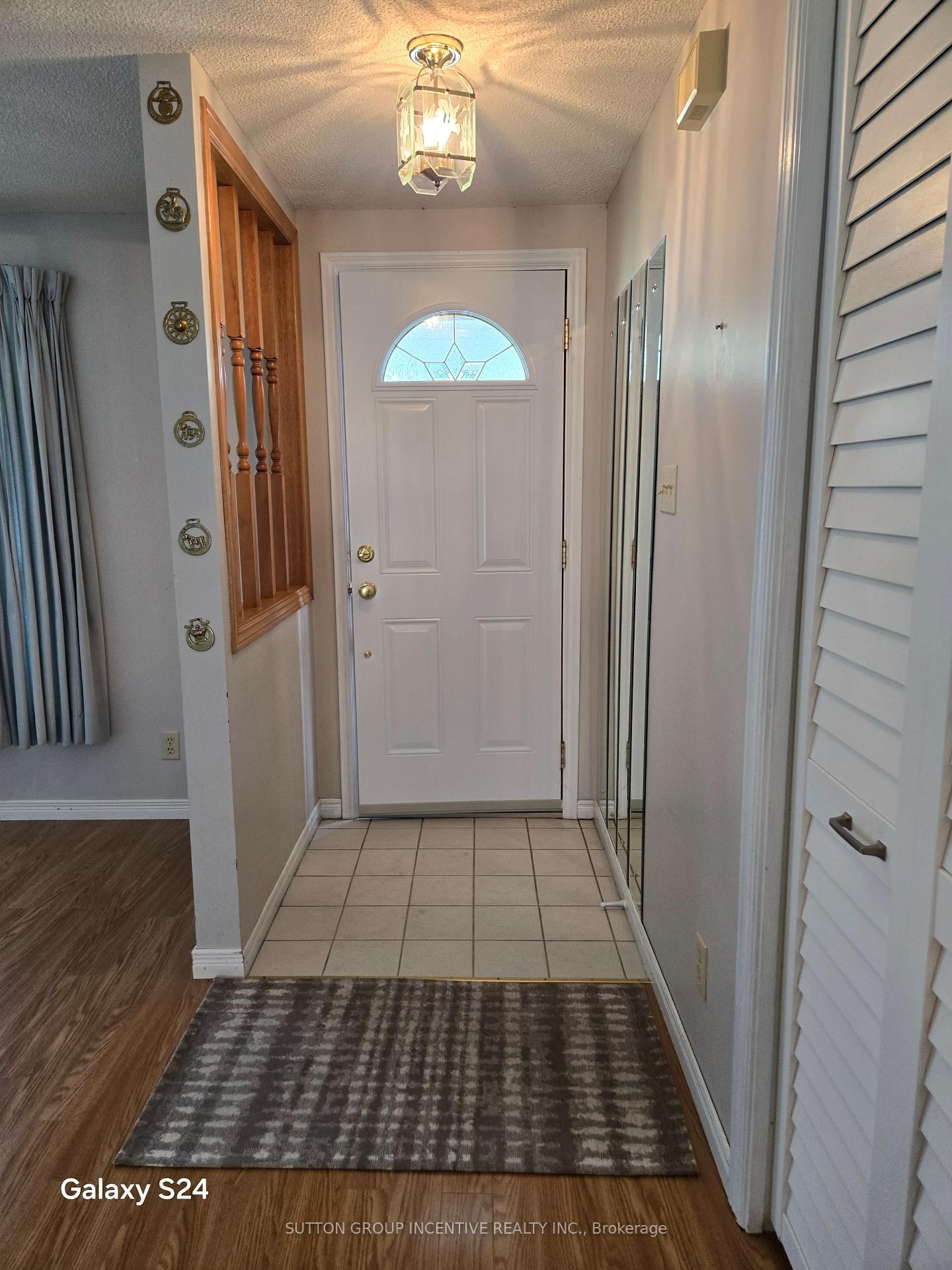 36 Weeping Willow Drive • Innisfil, ON photo 2