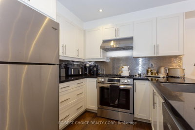68 Carron Avenue • Vaughan, ON photo 8