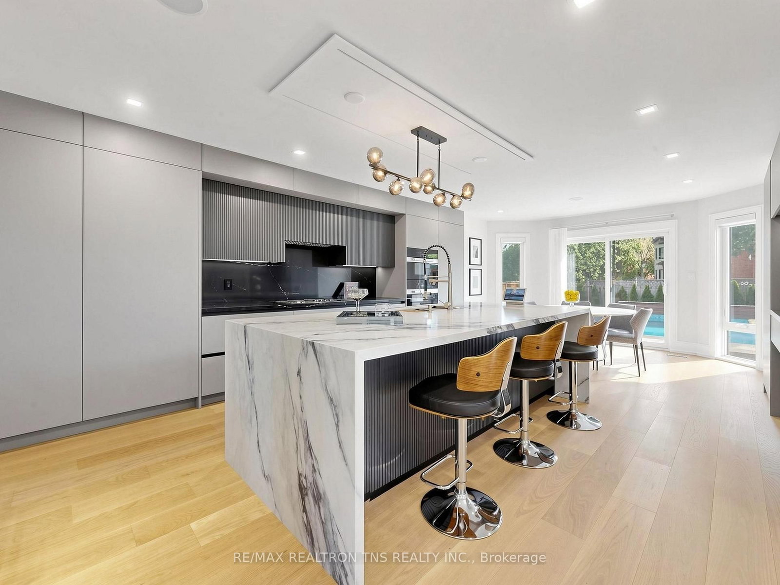 2 Eastgate Crescent • Richmond Hill, ON photo 15