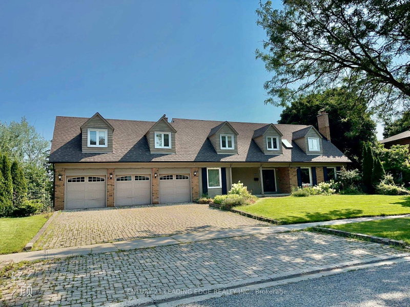11 Rae Crescent
