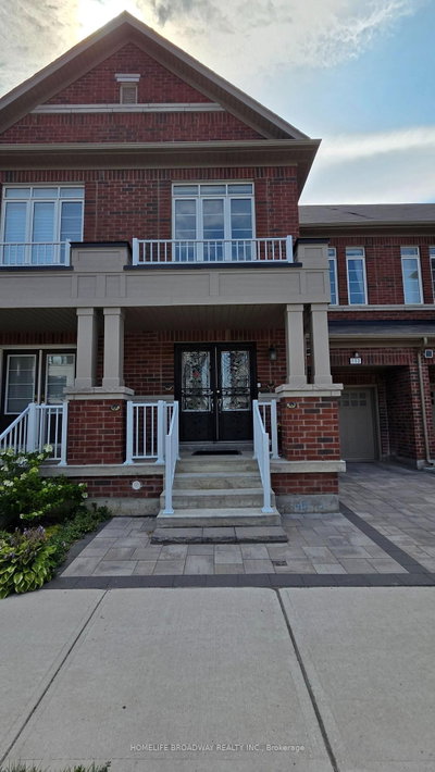 112 Ness Drive • Richmond Hill, ON photo 2