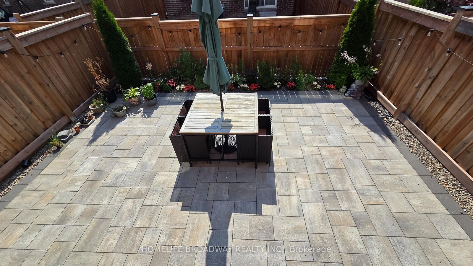 112 Ness Drive • Richmond Hill, ON photo 5