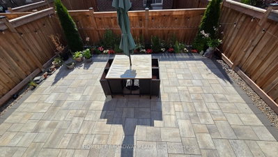 112 Ness Drive • Richmond Hill, ON photo 5