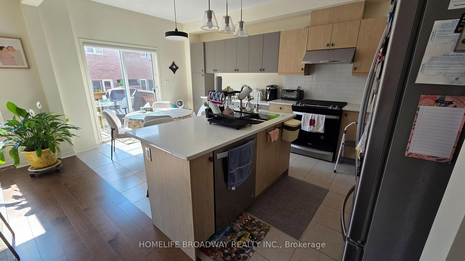 112 Ness Drive • Richmond Hill, ON photo 8