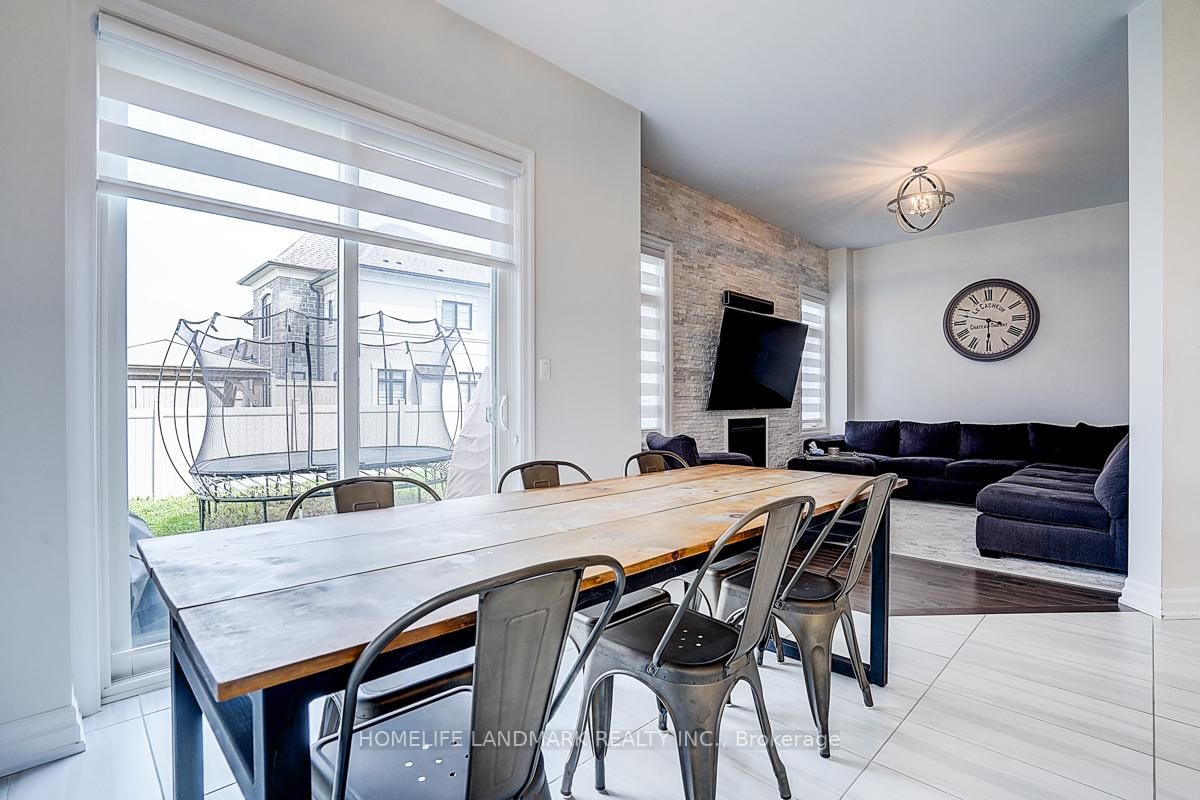 56 Botelho Circle • Aurora, ON photo 14