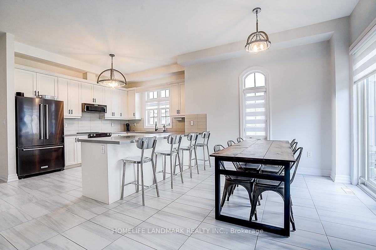 56 Botelho Circle • Aurora, ON photo 17