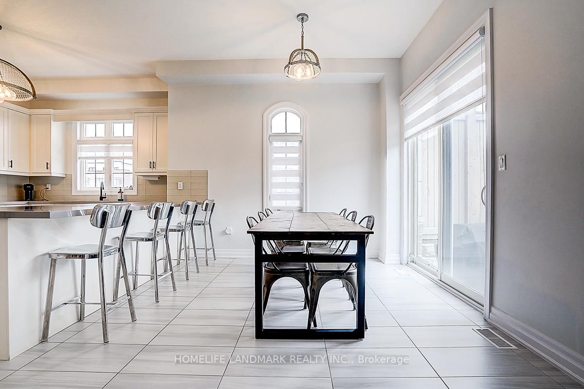 56 Botelho Circle • Aurora, ON photo 18