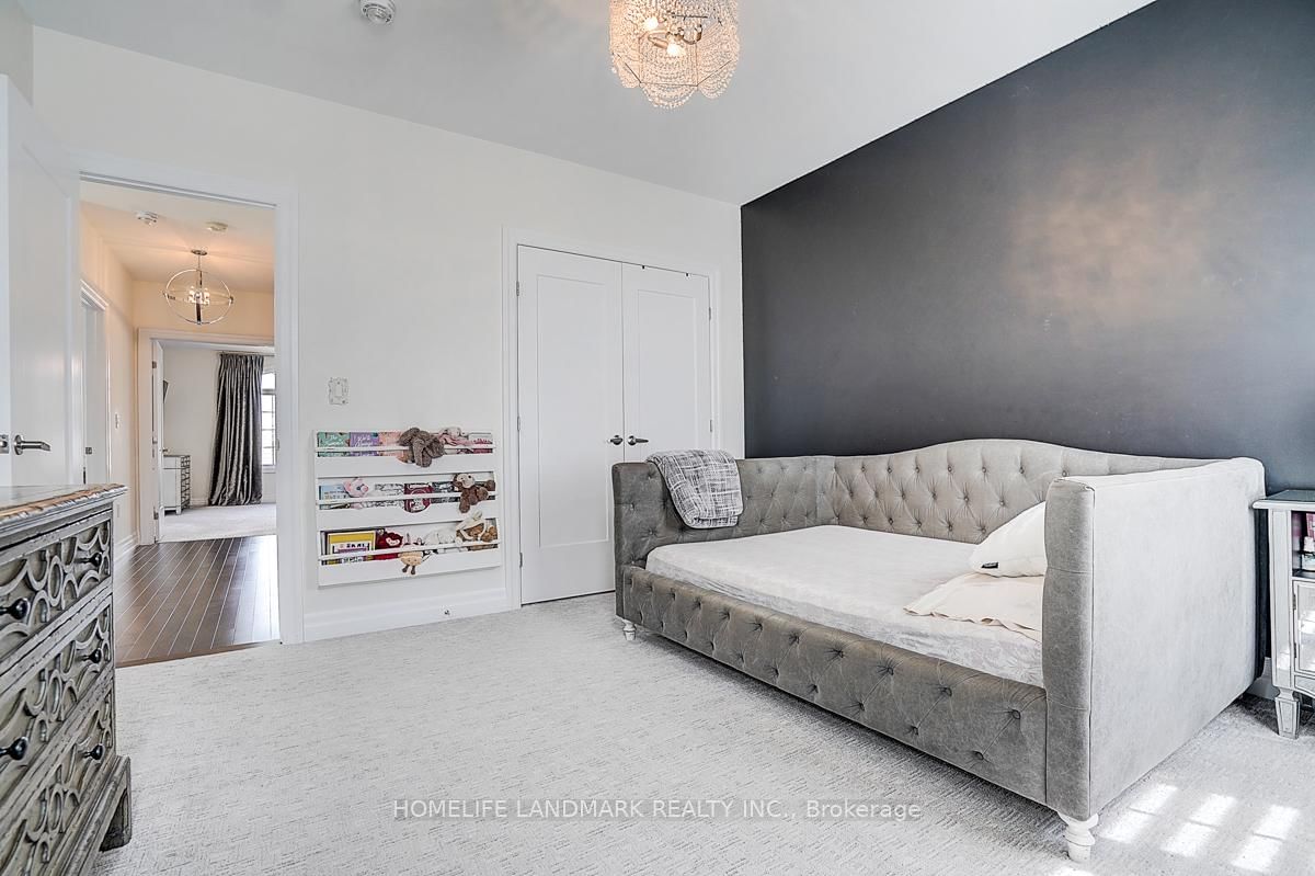 56 Botelho Circle • Aurora, ON photo 32