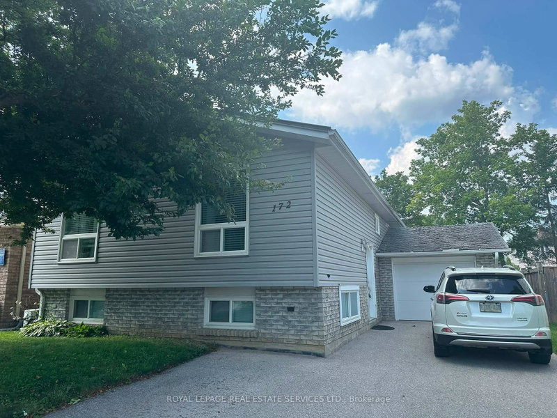 home for lease on UPPER-172 Queen Street