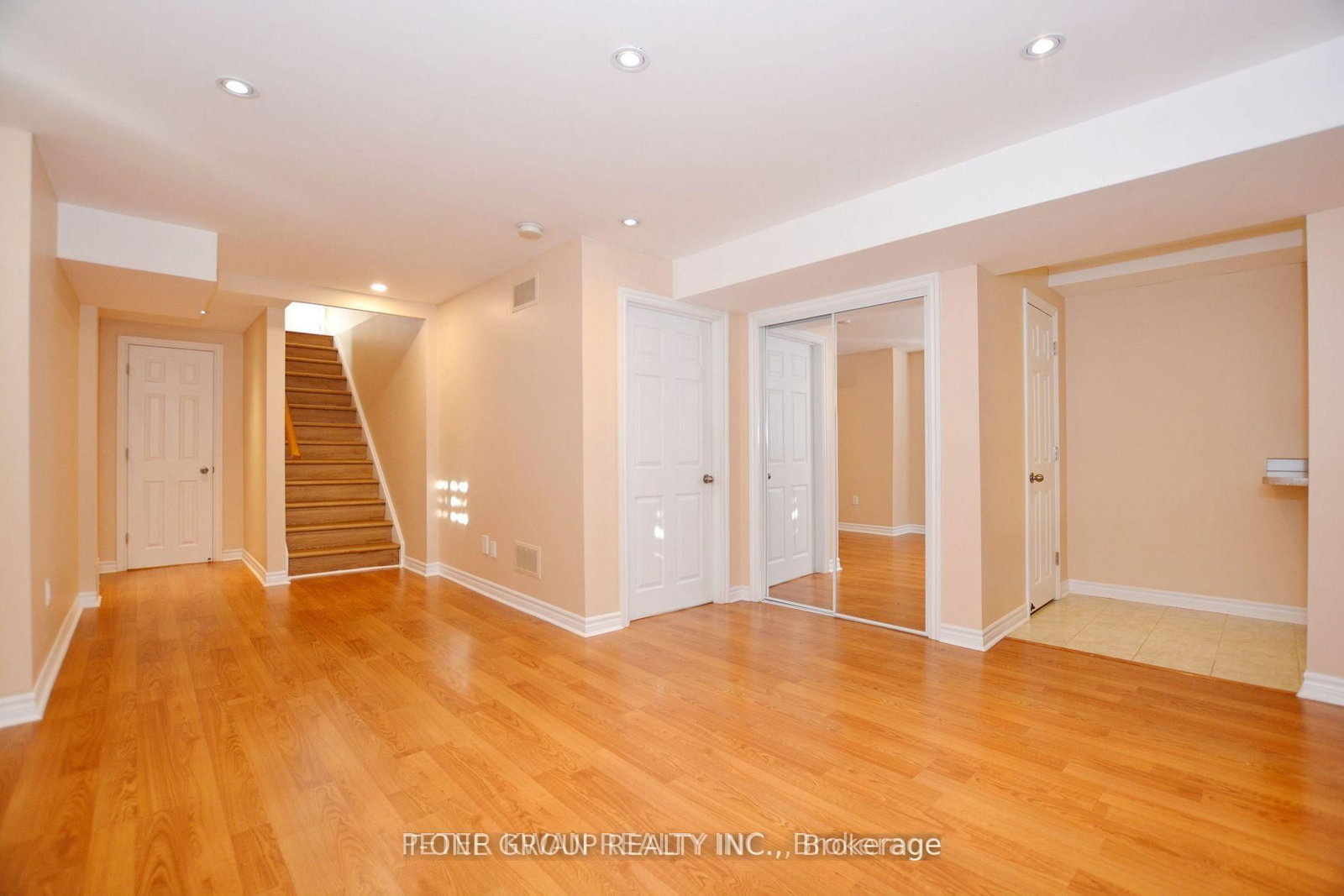 Lower - 45 Coranto Way, Vaughan 4