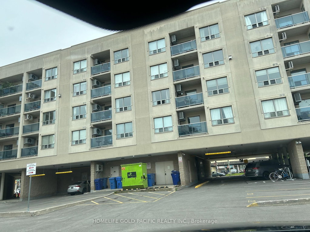 310 - 160 Wellington Street E